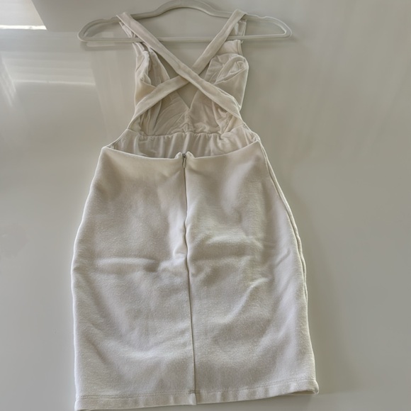 Lulus - Picture 3 of 6